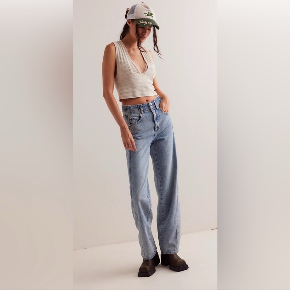 Free People We The Free NWT Aster Straight Leg Jeans Opal Size 29